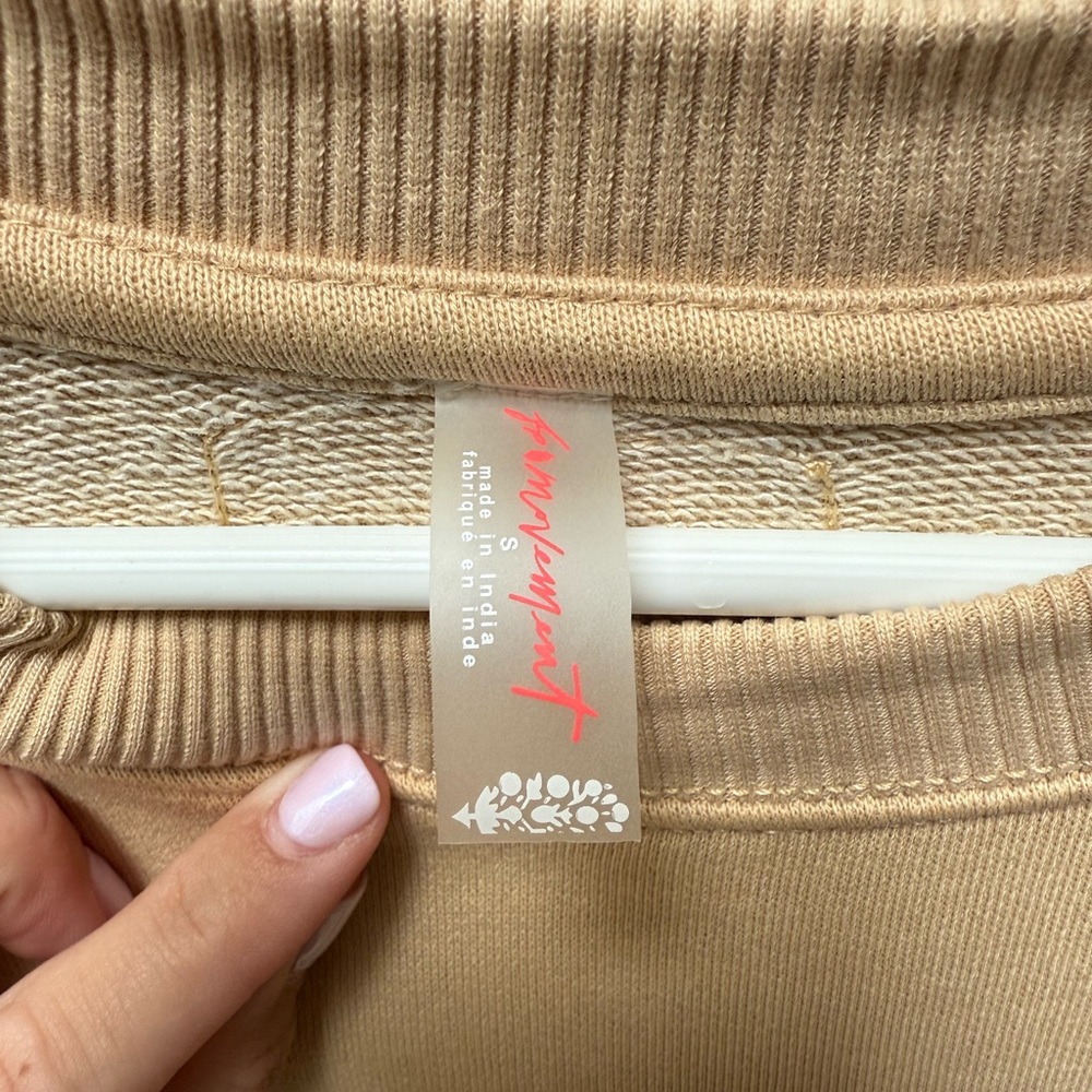 Beige and Pink Graphic Sweatshirt and Pants Set - Picture 4 of 7